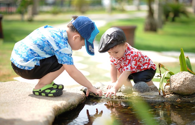 知的好奇心はすべての子どもが持っている！効果的に伸ばすための知識・働きかけを紹介